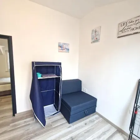 Petunia Apartment *